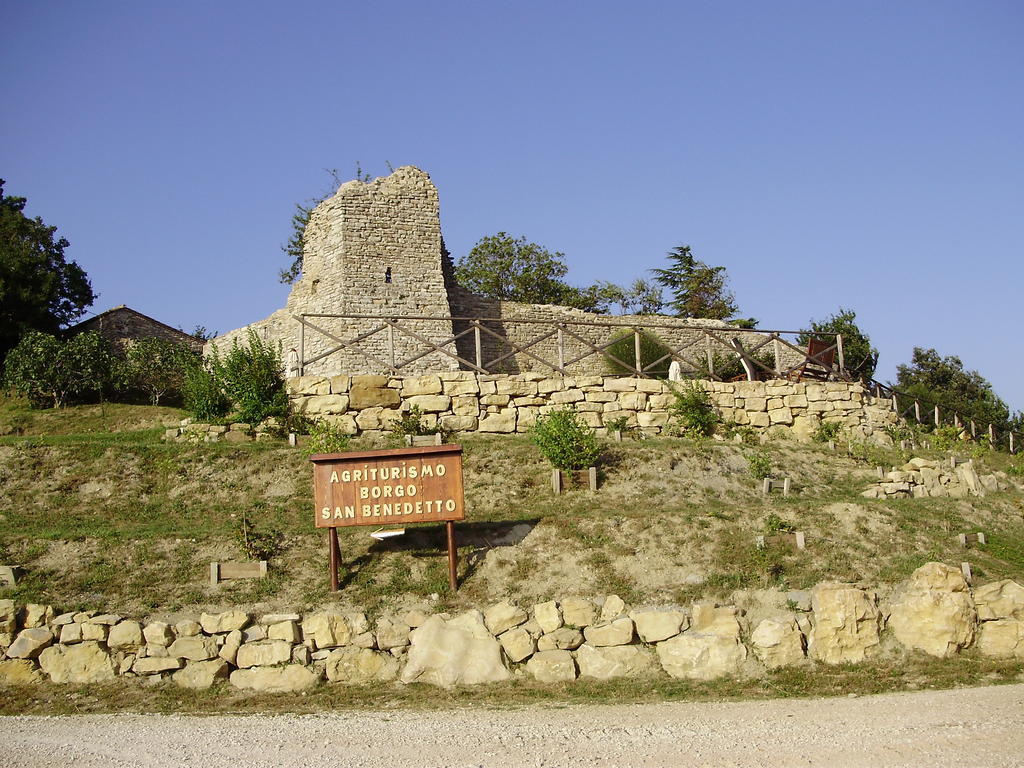 Вилла Agriturismo Borgo San Benedetto Пьетралунга Экстерьер фото